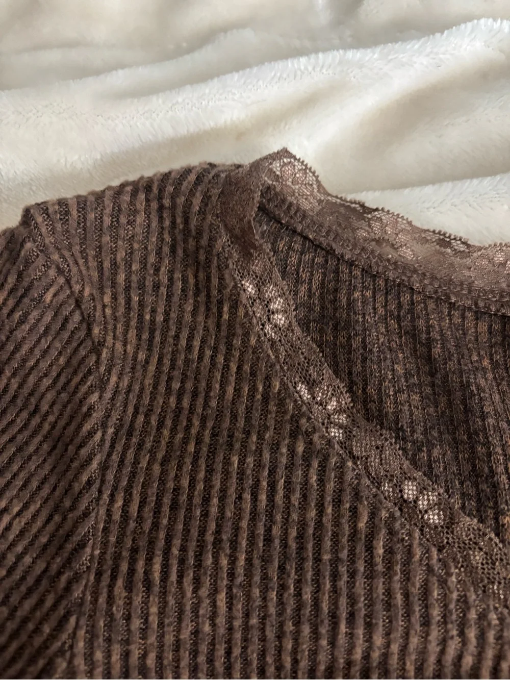 Long sleeve v neck top - Picture 4 of 6